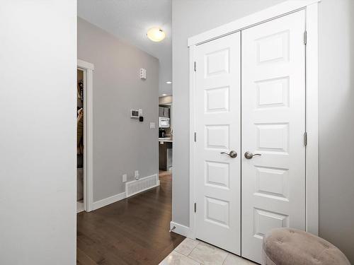 20733 99A Avenue Nw, Edmonton, AB - Indoor Photo Showing Other Room