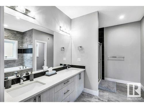 363 Glenridding Ravine Road, Edmonton, AB - Indoor Photo Showing Bathroom