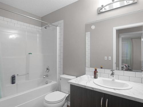 8404 24 Avenue Sw, Edmonton, AB - Indoor Photo Showing Bathroom