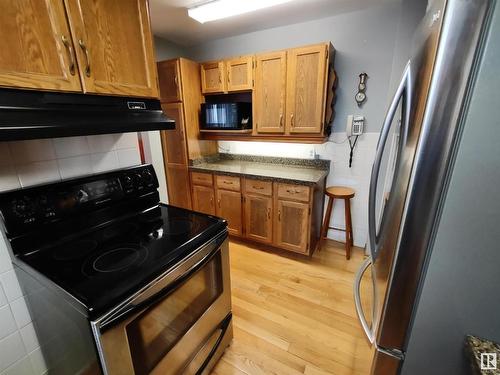 13223 63 Street, Edmonton, AB - Indoor Photo Showing Kitchen