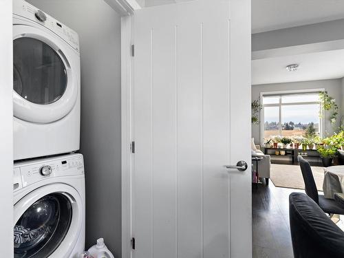 40 215 Saddleback Road, Edmonton, AB - Indoor Photo Showing Laundry Room