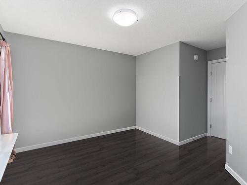 40 215 Saddleback Road, Edmonton, AB - Indoor Photo Showing Other Room