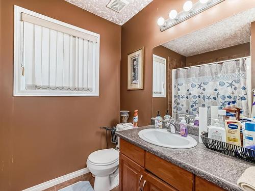 6344 166 Avenue, Edmonton, AB - Indoor Photo Showing Bathroom