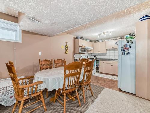 6344 166 Avenue, Edmonton, AB - Indoor Photo Showing Dining Room