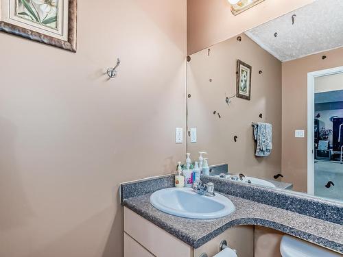 6344 166 Avenue, Edmonton, AB - Indoor Photo Showing Bathroom