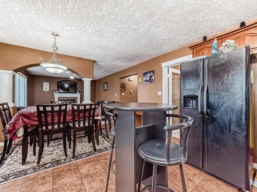 6344 166 Avenue, Edmonton, AB - Indoor Photo Showing Dining Room