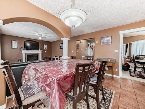 6344 166 Avenue, Edmonton, AB - Indoor Photo Showing Dining Room