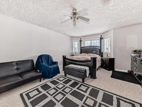 6344 166 Avenue, Edmonton, AB - Indoor Photo Showing Bedroom