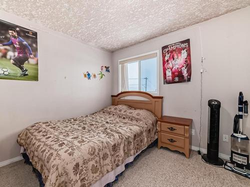 6344 166 Avenue, Edmonton, AB - Indoor Photo Showing Bedroom