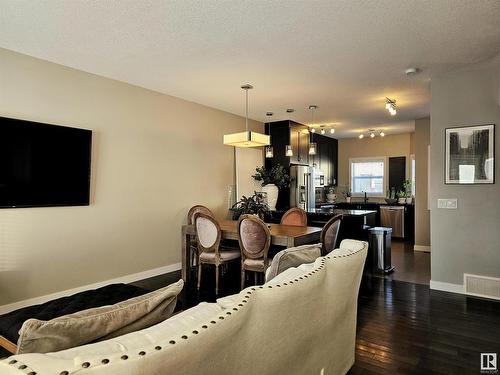 7 150 Everitt Dr, St. Albert, AB - Indoor Photo Showing Living Room