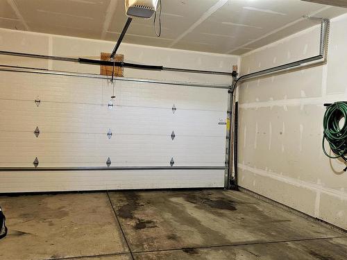 7 150 Everitt Dr, St. Albert, AB - Indoor Photo Showing Garage