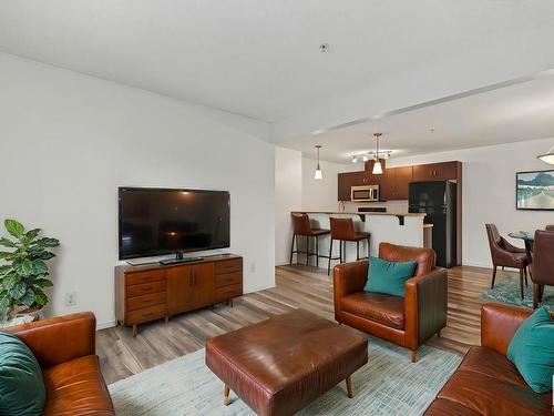 306 1188 Hyndman Road, Edmonton, AB - Indoor Photo Showing Living Room