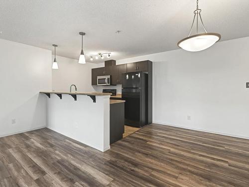 306 1188 Hyndman Road, Edmonton, AB - Indoor Photo Showing Kitchen