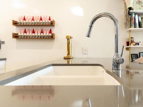 10522 84 Avenue, Edmonton, AB - Indoor Photo Showing Bathroom