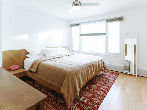 10522 84 Avenue, Edmonton, AB - Indoor Photo Showing Bedroom