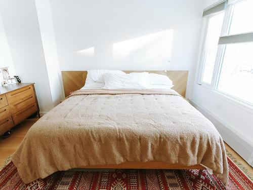 10522 84 Avenue, Edmonton, AB - Indoor Photo Showing Bedroom