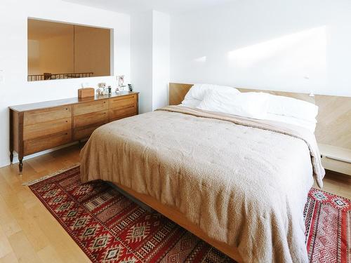 10522 84 Avenue, Edmonton, AB - Indoor Photo Showing Bedroom