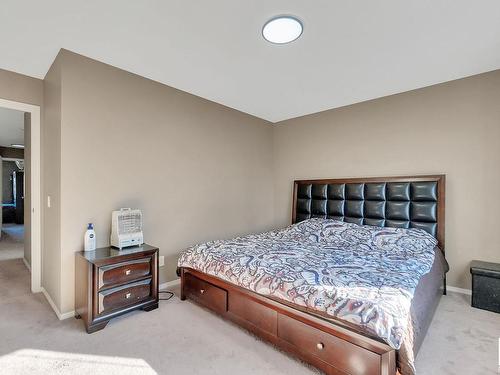 7193 Cardinal Way, Edmonton, AB - Indoor Photo Showing Bedroom