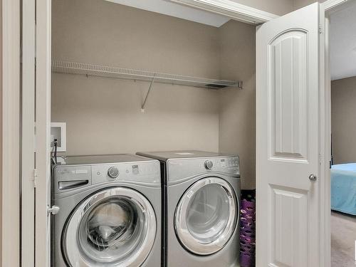 7193 Cardinal Way, Edmonton, AB - Indoor Photo Showing Laundry Room