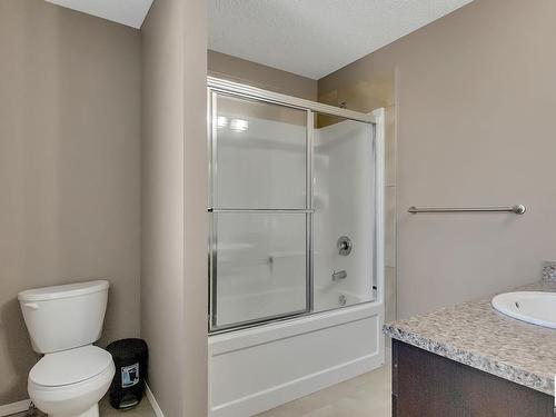 7193 Cardinal Way, Edmonton, AB - Indoor Photo Showing Bathroom