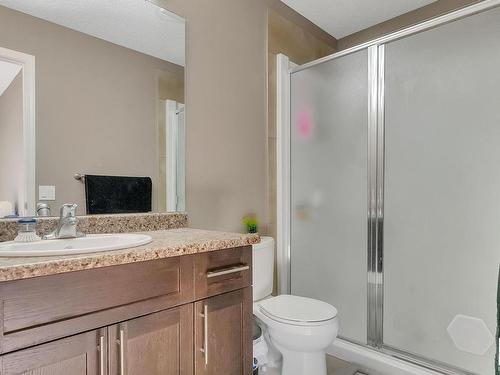 7193 Cardinal Way, Edmonton, AB - Indoor Photo Showing Bathroom