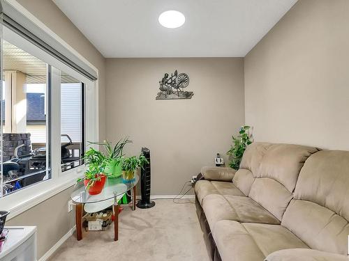 7193 Cardinal Way, Edmonton, AB - Indoor