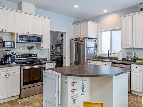 37 Birchmont Crescent, Leduc, AB - Indoor Photo Showing Kitchen