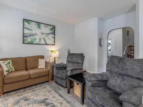 37 Birchmont Crescent, Leduc, AB - Indoor Photo Showing Living Room