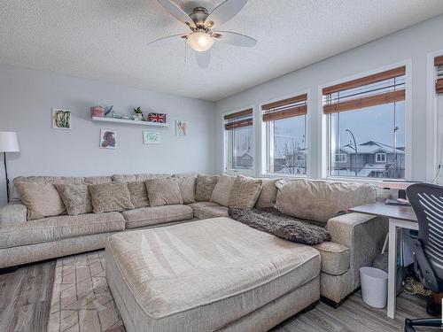 37 Birchmont Crescent, Leduc, AB - Indoor Photo Showing Living Room