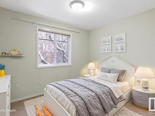 210 8909 100 Street, Edmonton, AB - Indoor Photo Showing Bedroom