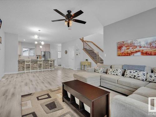 285 Ameena Drive, Leduc, AB - Indoor Photo Showing Living Room