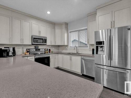 285 Ameena Drive, Leduc, AB - Indoor Photo Showing Kitchen With Upgraded Kitchen