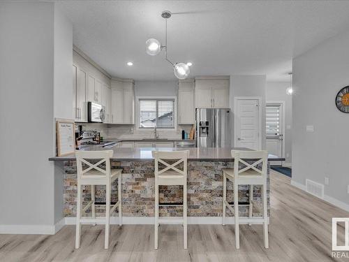 285 Ameena Drive, Leduc, AB - Indoor Photo Showing Kitchen