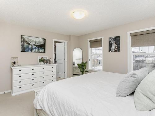 16023 10 Avenue, Edmonton, AB - Indoor Photo Showing Bedroom