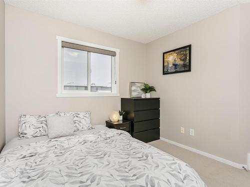 16023 10 Avenue, Edmonton, AB - Indoor Photo Showing Bedroom