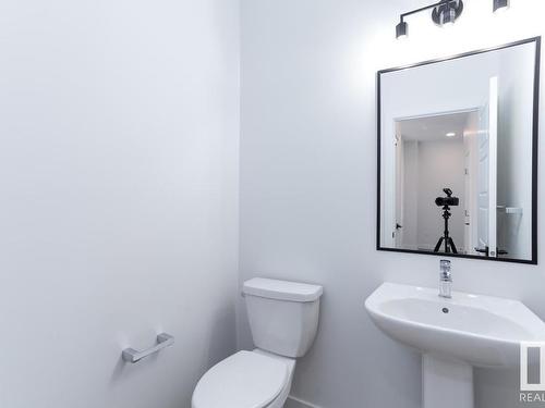 336 Genesis Villa(S), Stony Plain, AB - Indoor Photo Showing Bathroom