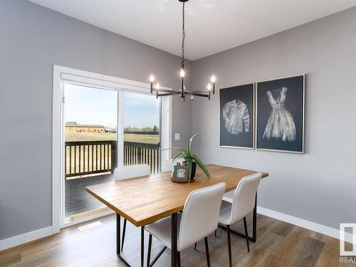 336 Genesis Villa(S), Stony Plain, AB - Indoor Photo Showing Dining Room