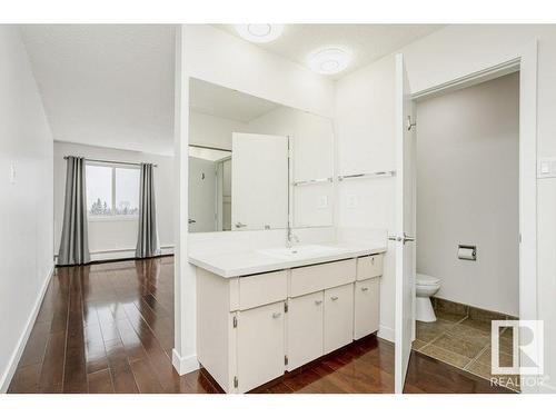 412 5520 Riverbend Road, Edmonton, AB - Indoor Photo Showing Bathroom