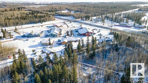 18 Village West, Rural Wetaskiwin County, AB 