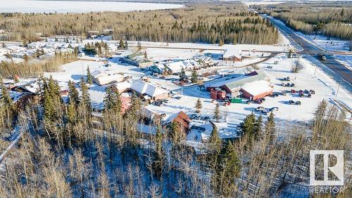 18 Village West, Rural Wetaskiwin County, AB 