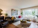 6515 95 Avenue, Edmonton, AB  - Indoor Photo Showing Living Room 