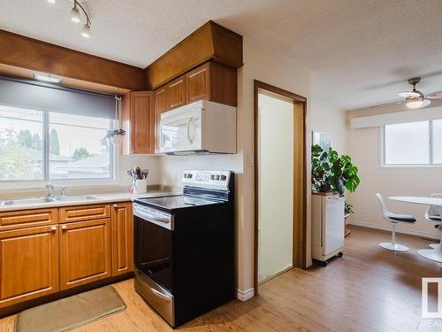 6515 95 Avenue, Edmonton, AB - Indoor Photo Showing Kitchen With Double Sink