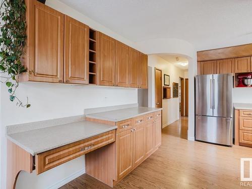 6515 95 Avenue, Edmonton, AB - Indoor Photo Showing Kitchen