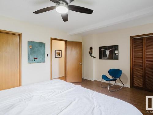 6515 95 Avenue, Edmonton, AB - Indoor Photo Showing Bedroom