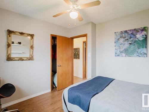 6515 95 Avenue, Edmonton, AB - Indoor Photo Showing Bedroom