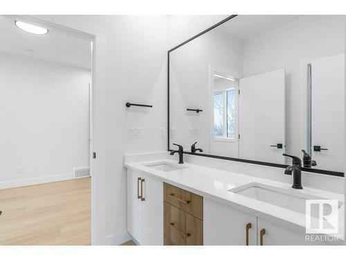 8504 148 Street, Edmonton, AB - Indoor Photo Showing Bathroom