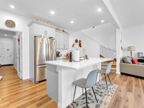 2214 Donaghey Way, Edmonton, AB - Indoor Photo Showing Kitchen With Upgraded Kitchen