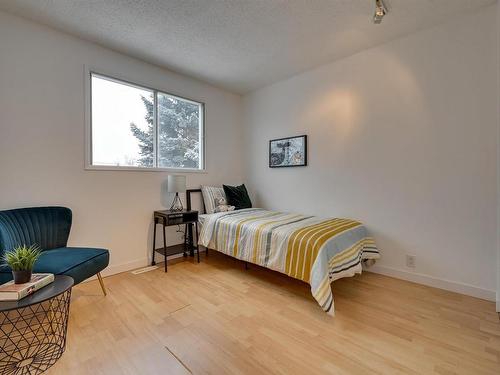 5612 93A Avenue, Edmonton, AB - Indoor Photo Showing Bedroom