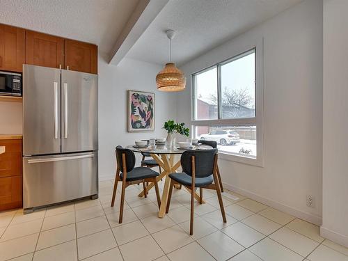 5612 93A Avenue, Edmonton, AB - Indoor