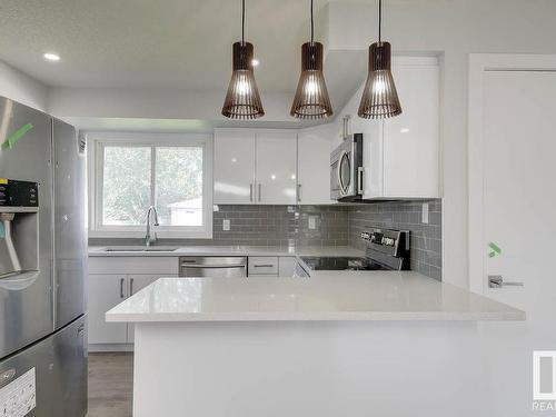 1 13008 90 Street, Edmonton, AB - Indoor Photo Showing Kitchen With Upgraded Kitchen